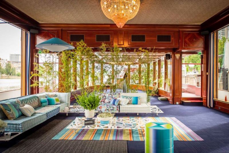 Journée d'étude sur un bateau à Paris